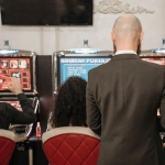 Слот Sugar Rush с конфетными символами и игровым полем