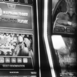 Игровой автомат Gates of Olympus 1000 с барабанами и символами